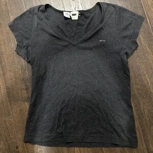 DKNY Grey Charcoal T Shirt V Neck Cozy Size M Womens Fit Slim Pretty Fashionable